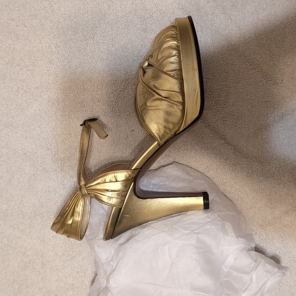 Salvatore Ferragamo Creations Vintage Reproduction Gold Heels - Picture 6 of 14